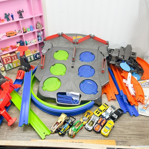 Hot Wheels Other - Hot Wheels Action Rebound Racer (complete) and Track Builder System pieces